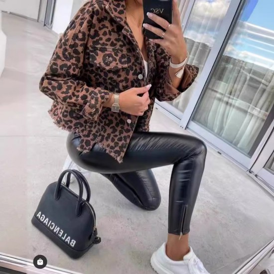 New European and American spring and autumn denim jackets leopard print long sleeved short loose fitting casual jackets for women now in stock.